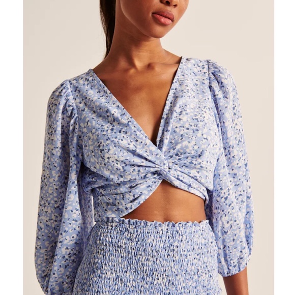 Abercrombie & Fitch Tops - Abercrombie | Knot Front Puff Sleeve Top